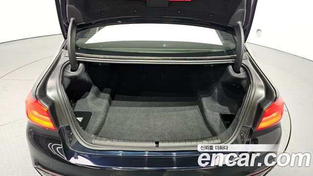 BMW 5 Series (G30) 530i M Sport Package Plus 2018 — фото 17