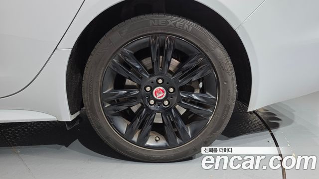Jaguar XF (X260) 20d Chequered Flag Edition 2020 — фото 21