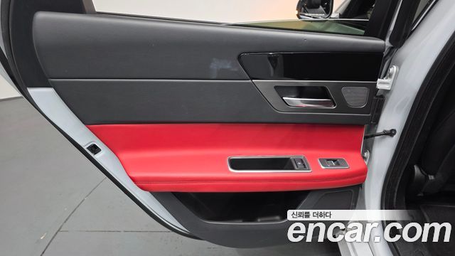 Jaguar XF (X260) 20d Chequered Flag Edition 2020 — фото 25