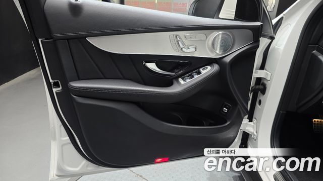 Mercedes-Benz GLC-Class (X253) GLC300 4MATIC AMG Line Coupe 2019 — фото 24
