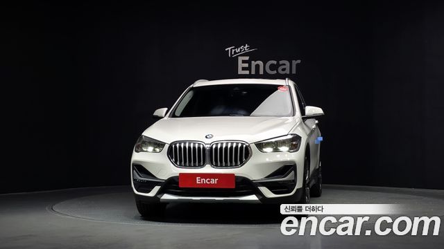 BMW X1 (F48) xDrive 20i xLine 2022 — фото 3