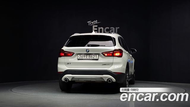BMW X1 (F48) xDrive 20i xLine 2022 — фото 4