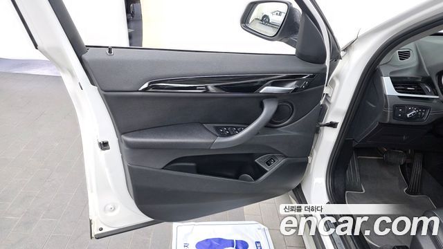 BMW X1 (F48) xDrive 20i xLine 2022 — фото 24