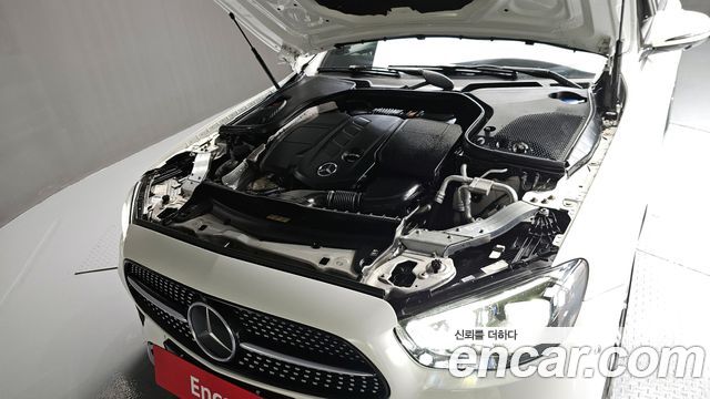 Mercedes-Benz E-Class (W213) E220d 4MATIC AMG Line 2021 — фото 6