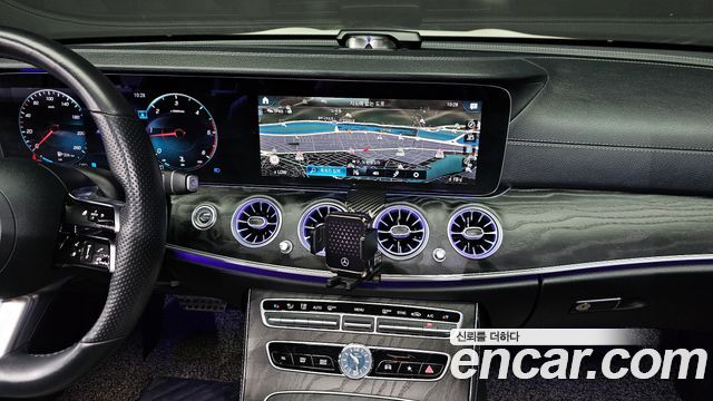 Mercedes-Benz E-Class (W213) E220d 4MATIC AMG Line 2021 — фото 13