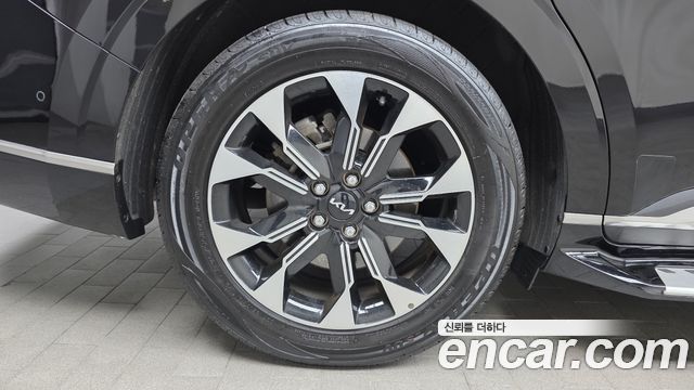 Kia Carnival (IV) Diesel 9-Seater Hi-Limousine Signature 2023 — фото 5