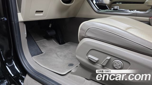 Kia Carnival (IV) Diesel 9-Seater Hi-Limousine Signature 2023 — фото 18