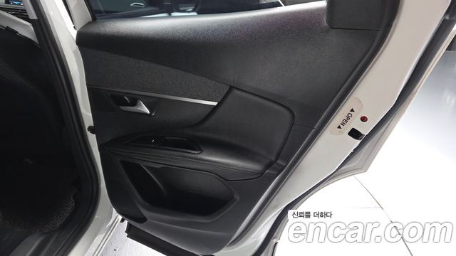 Peugeot 3008 (II) 1.5 BlueHDi Allure 2019 — фото 31