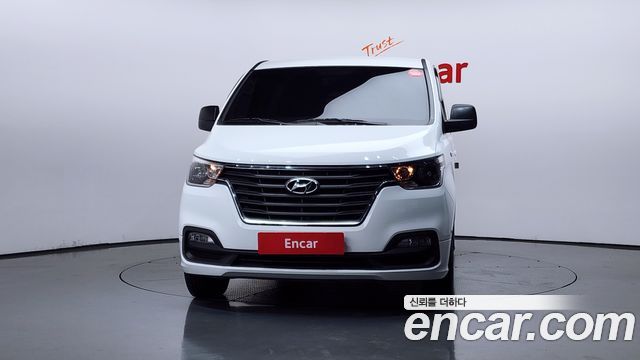 Hyundai Grand Starex Van 5-Seater Smart 2021 — фото 3