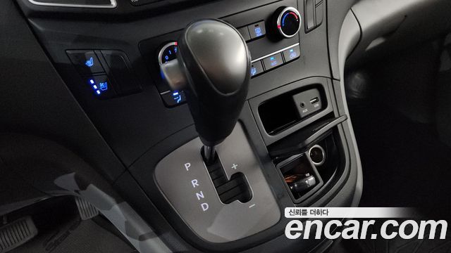 Hyundai Grand Starex Van 5-Seater Smart 2021 — фото 9