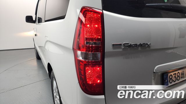Hyundai Grand Starex Van 5-Seater Smart 2021 — фото 23