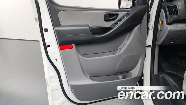 Hyundai Grand Starex Van 5-Seater Smart 2021 — фото 24
