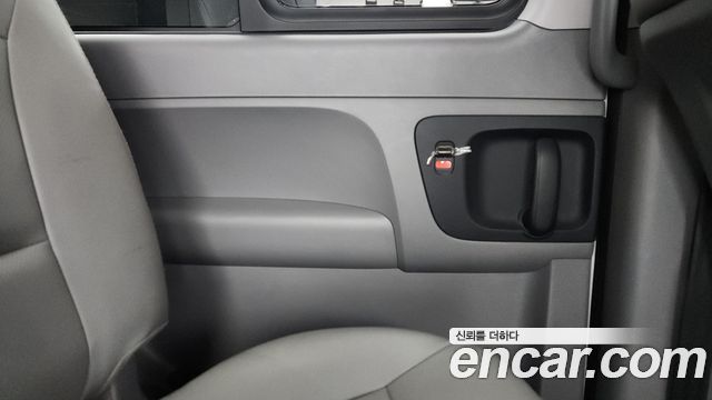 Hyundai Grand Starex Van 5-Seater Smart 2021 — фото 25