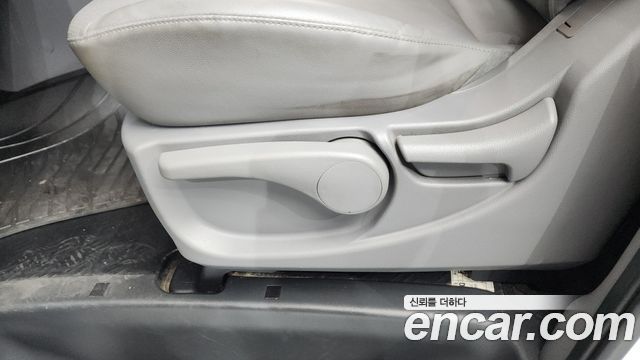 Hyundai Grand Starex Van 5-Seater Smart 2021 — фото 31