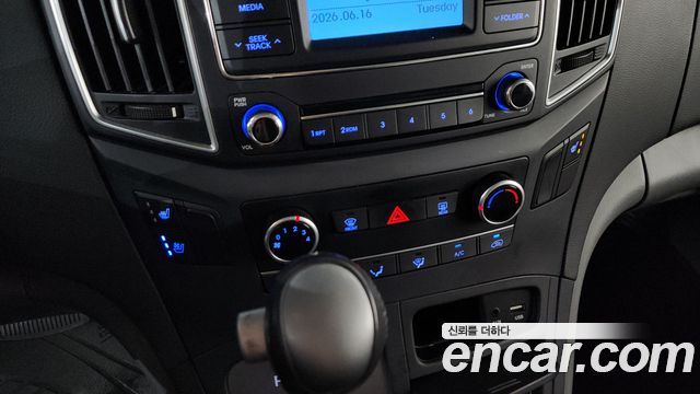 Hyundai Grand Starex Van 5-Seater Smart 2021 — фото 32