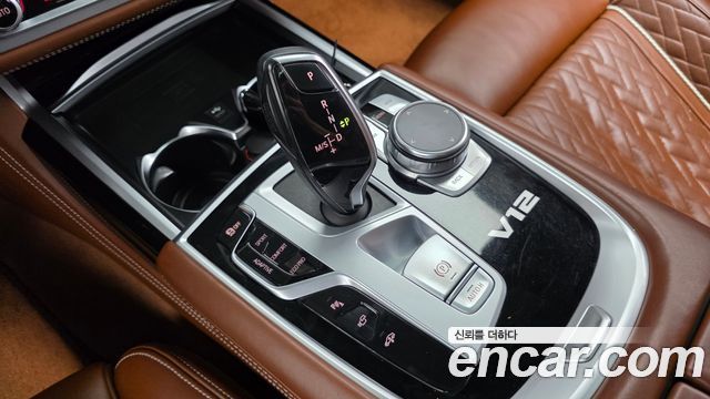 BMW 7 Series (G11) M760Li xDrive 2020 — фото 9