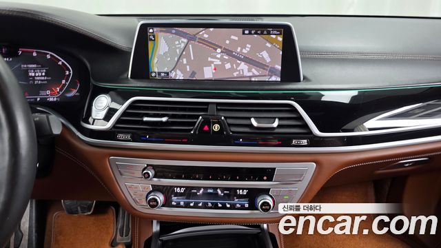 BMW 7 Series (G11) M760Li xDrive 2020 — фото 14