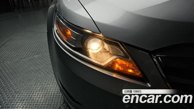 Ford Taurus 3.5 Limited 6th 2012 — фото 22