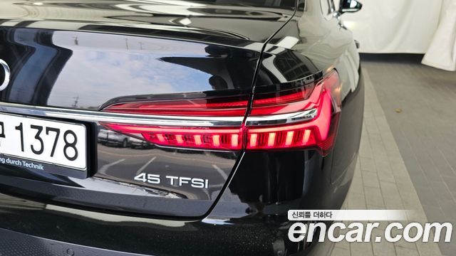 Audi A6 (C8) 45 TFSI Premium 2021 — фото 23