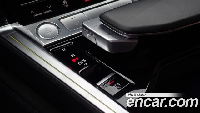 Audi e-tron 55 Quattro 2020 — фото 9