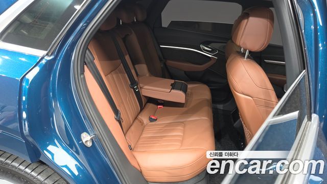 Audi e-tron 55 Quattro 2020 — фото 12
