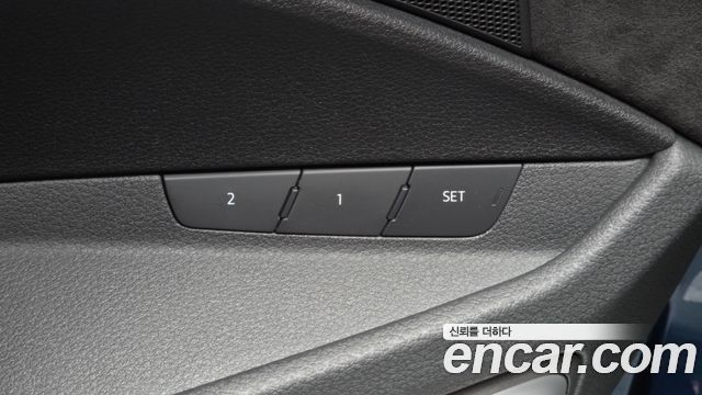 Audi e-tron 55 Quattro 2020 — фото 30