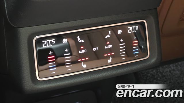 Audi e-tron 55 Quattro 2020 — фото 33