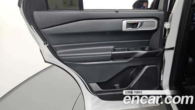 Ford Explorer (VI) 2.3 LimIted 4WD 2020 — фото 31