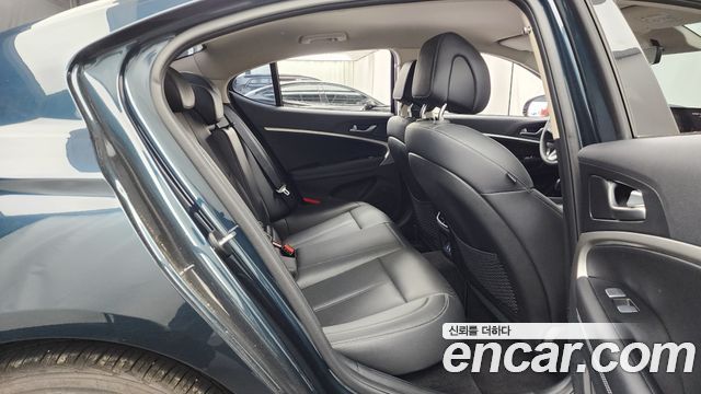 Genesis G70 Gasoline 2.5T 4WD 2024 — фото 12