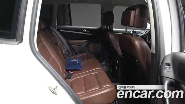Volkswagen Tiguan 2.0 TDI Comfort 5N 2016 — фото 12