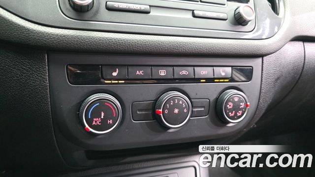 Volkswagen Tiguan 2.0 TDI Comfort 5N 2016 — фото 16