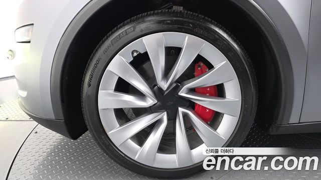 Tesla Model Y Long Range Launch Edition AWD 2025 — фото 5