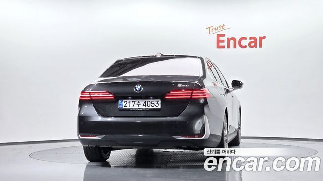 BMW 5 Series (G60) 520i 2024 — фото 4