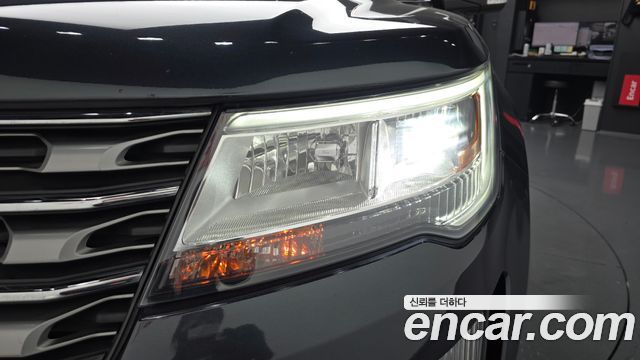Ford Explorer 3.5 Limited 4WD 5th 2017 — фото 22