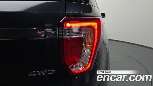 Ford Explorer 3.5 Limited 4WD 5th 2017 — фото 23