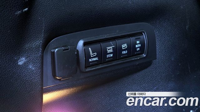 Ford Explorer 3.5 Limited 4WD 5th 2017 — фото 33
