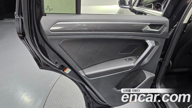 Volkswagen Tiguan (II) 2.0 TDI Prestige 2020 — фото 25
