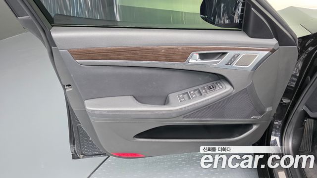 Genesis G80 3.3 GDI Premium Luxury 2018 — фото 24