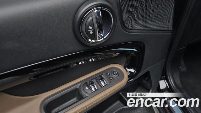 MINI Cooper D Countryman ALL4 HIGH 2nd 2018 — фото 15