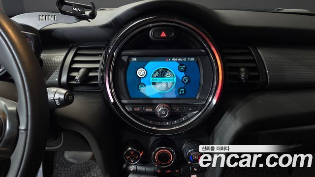 MINI Cooper Standard Third Generation 2019 — фото 14