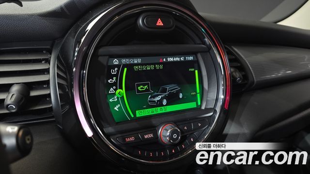 MINI Cooper Standard Third Generation 2019 — фото 17