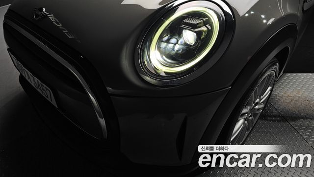 MINI Cooper 5-Door Classic Plus 3rd 2022 — фото 22
