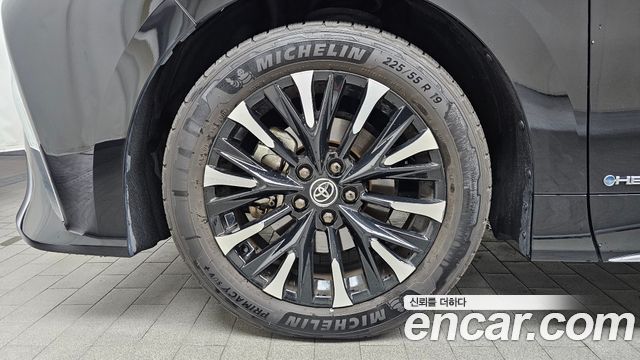 Toyota Alphard (IV) 2.5 HEV Executive AWD 2025 — фото 5