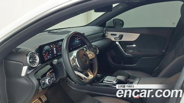 Mercedes-Benz CLA-Class (C118) CLA250 4MATIC 2023 — фото 17