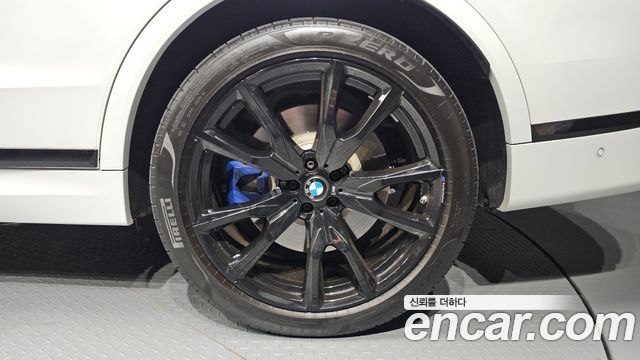 BMW X7 (G07) M60i xDrive M sport 6STR 2025 — фото 27