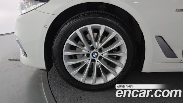 BMW 5 Series (G30) 520d Luxury Special Edition 2018 — фото 5
