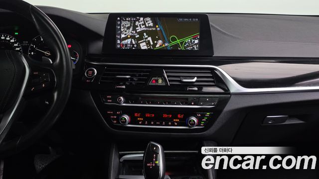 BMW 5 Series (G30) 520d Luxury Special Edition 2018 — фото 12