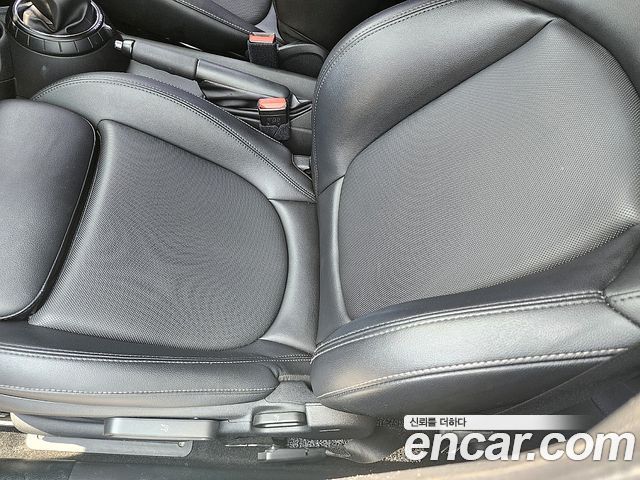 MINI Cooper D 5Door Standard 3rd 2015 — фото 16
