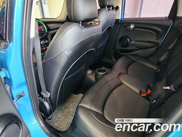 MINI Cooper D 5Door Standard 3rd 2015 — фото 17