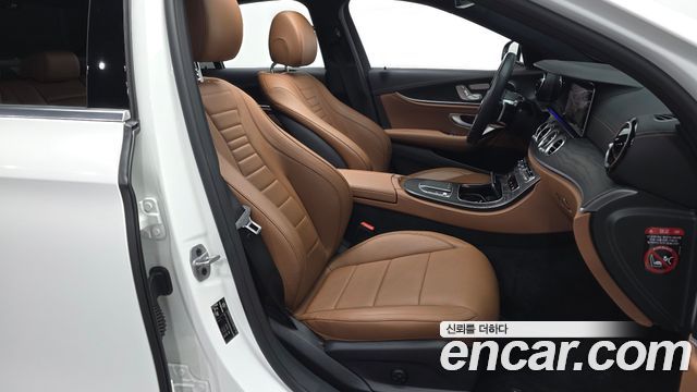 Mercedes-Benz E-Class (W213) E220d 4MATIC AMG Line 2021 — фото 12